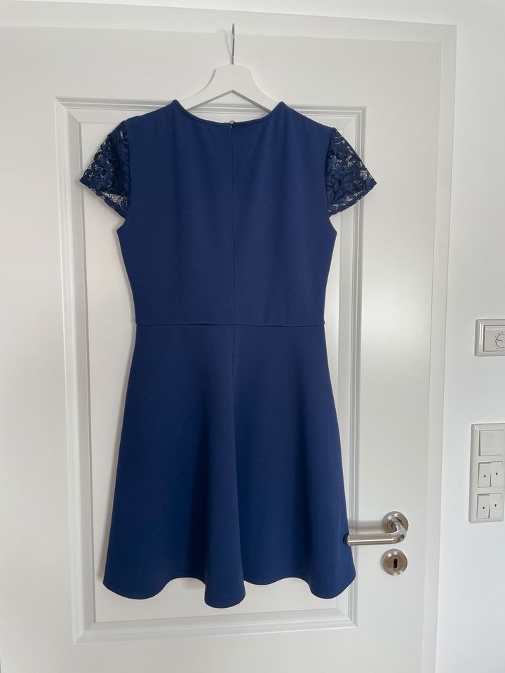 Neu! Kleid mit Spitze, Dorothy Perkins, Gr.40, blau in Oyten