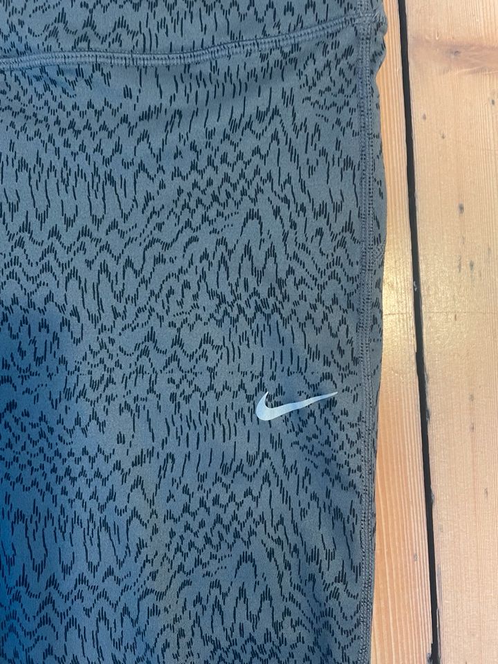 NIKE Leggings L grau schwarz in Essen