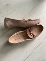 Mokassins Ballerinas Leder rosé Gr:40 NEU Nordrhein-Westfalen - Wiehl Vorschau