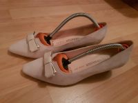 Schuhe Pumps Gr. 37 Peter Kaiser beige Sachsen-Anhalt - Kötschlitz Vorschau