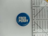Fred Perry Schriftzug - Anstecker Button Kr. München - Planegg Vorschau