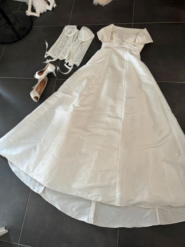 Elegantes Brautkleid, Größe 36, A-Linie, Ivory, Marke Lohrengel in Nachrodt-Wiblingwerde