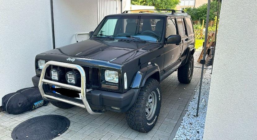 Abbildung des Autos Jeep Cherokee XJ Sport 2…
