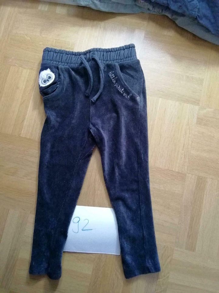 0,50€ kurze und lange Hosen Pullover Kleid Leggins 92 in Nürnberg (Mittelfr)