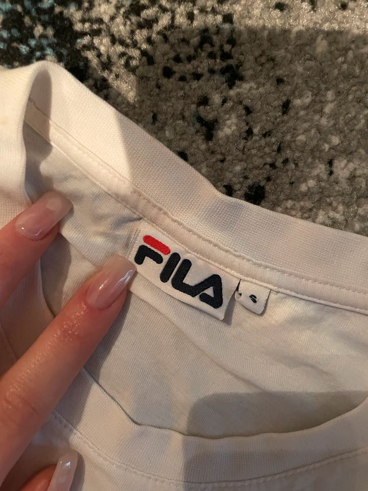 Weißes Fila T-shirt in Dortmund