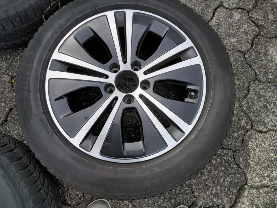 Winterreifen Pirelli auf Original Mercedes Alufelgen in Warstein