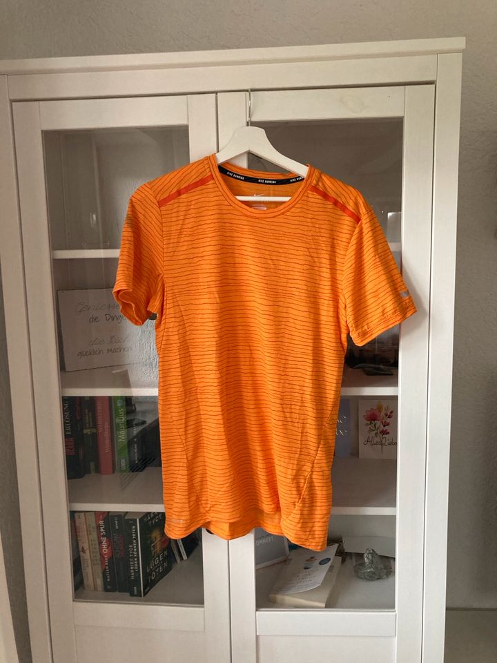 T-Shirt Sportshirt Nike S orange Shirt Oberteil in Erding