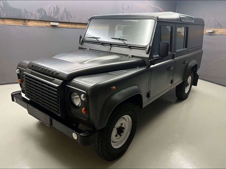 Restaurierter Defender 110 aus 2014 in Hamburg