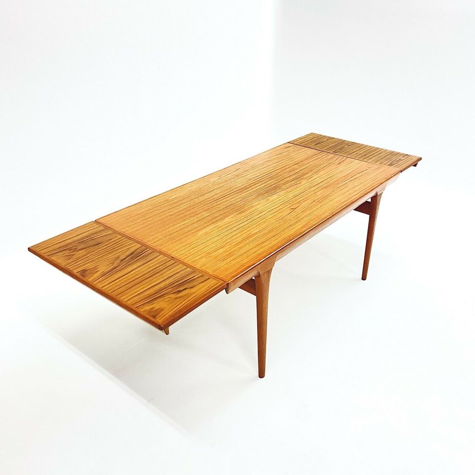 Großer, ausziehbarer Teak Esstisch | Faarup Mobelfabrik | IB Kofod Larsen Design | Mid-Century Designklassiker / passt zu Carl Hansen, Niels Moller, Wegner, etc… in Düsseldorf