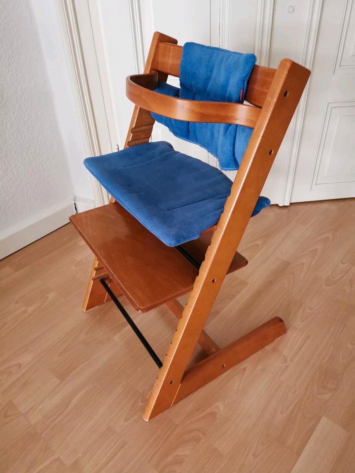 Stokke Tripp Trapp Hochstuhl Kirsche in Leipzig