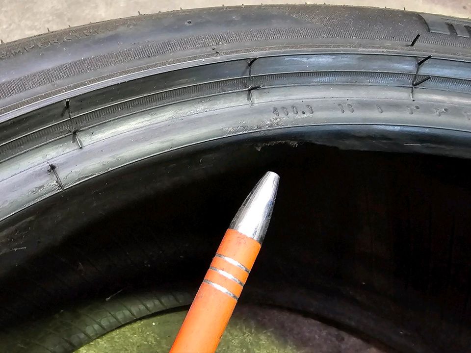 1x 255 35 ZR18 94Y Pirelli Sommerreifen in Neuwied