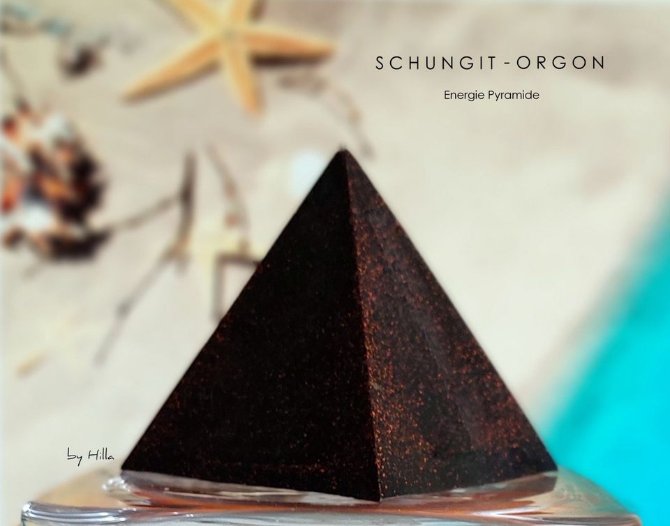 Schungit-ORGON Energie Pyramide 6x6x7cm in Groß-Gerau