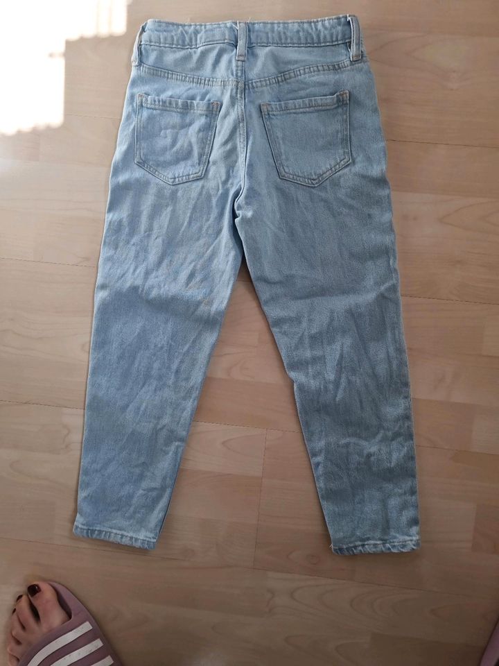 H&M lockere Jeans/ Denim Gr. 116/122 in Cremlingen