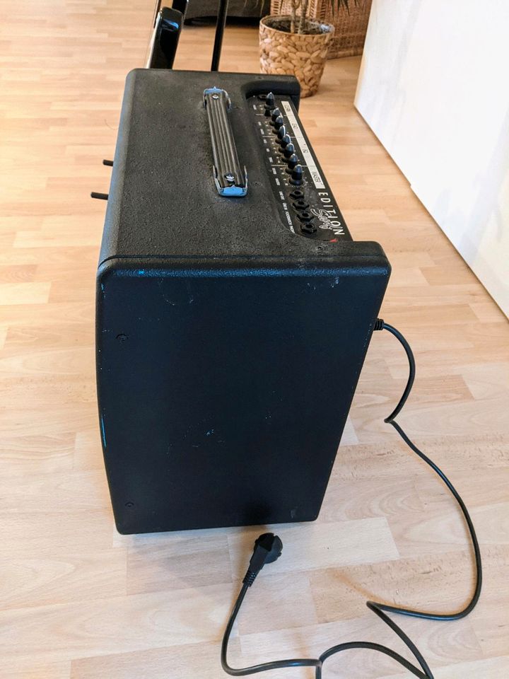 Hughes & Kettner Edition Surf Verstärker Gitarre Bass Amplifier in Bochum