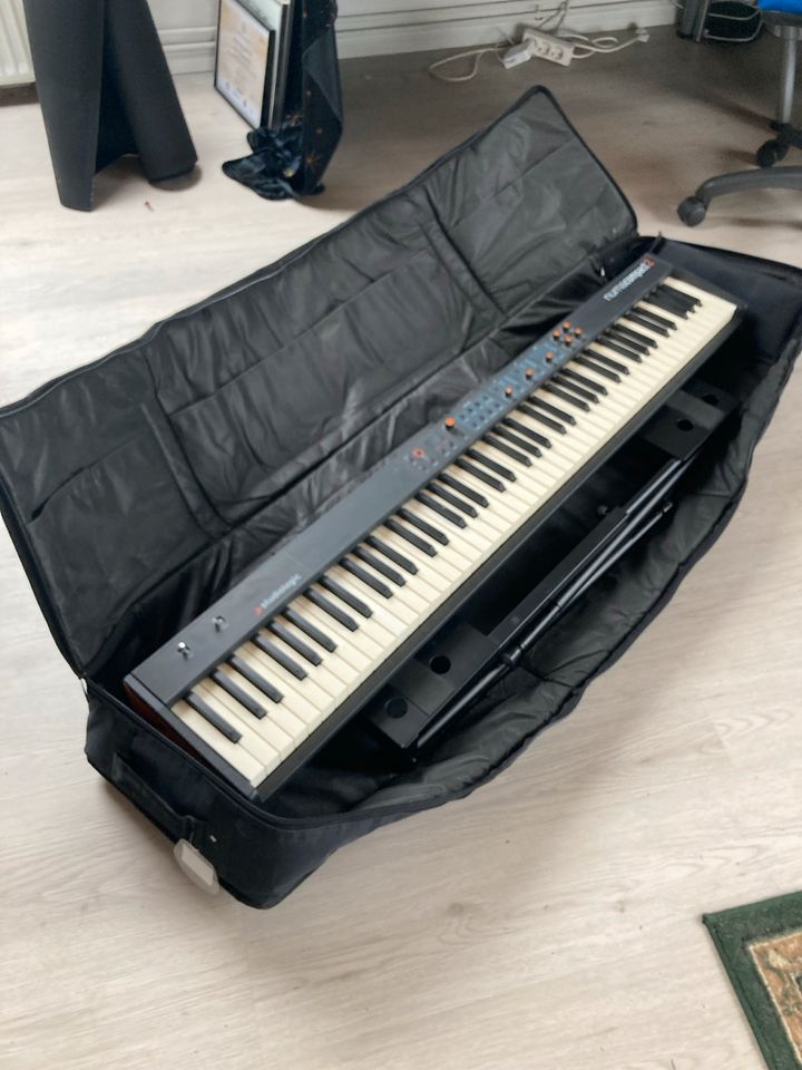 Keyboard Ständer & Softcase mit midi in Harrislee