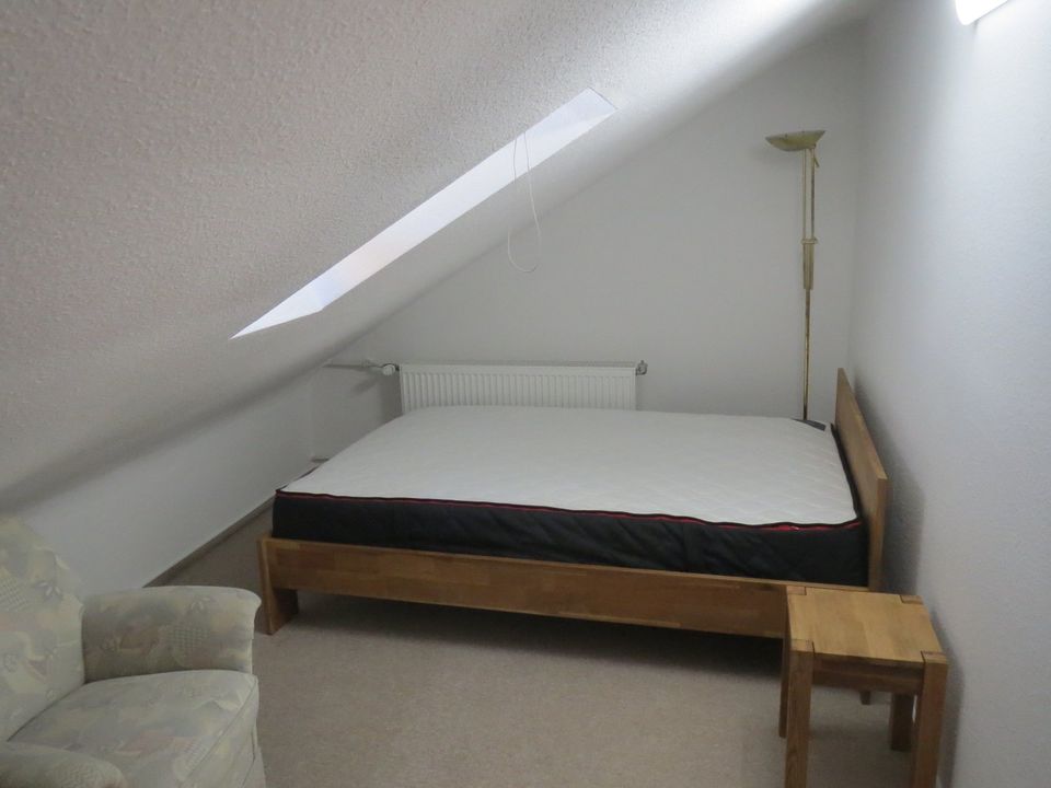 Möblierte 2 Zimmer-Wohnung, inkl. Stromkosten, Option PKW-Stellplatz, in schöner Lage von Eschborn in Eschborn