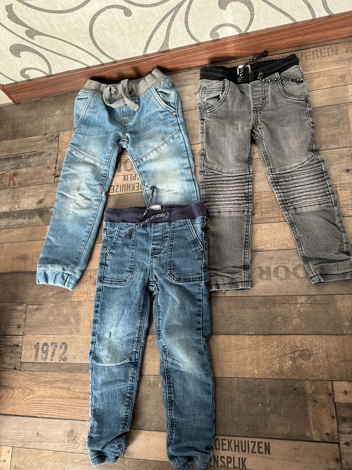 Jeans Hosen gefütterte Jeanshosen Größe 104 Jungen in Weeze