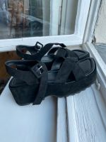 Plateausandalen // Mango // schwarz // 39 // NEU Berlin - Charlottenburg Vorschau