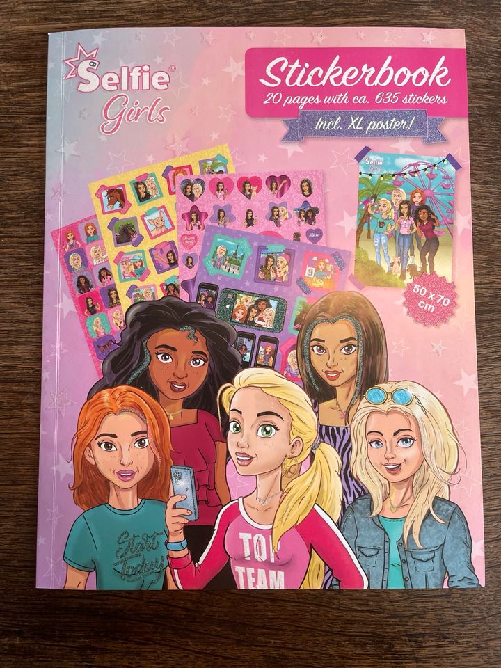 Selfie Girls Stickerbook inklusive Poster in Titz