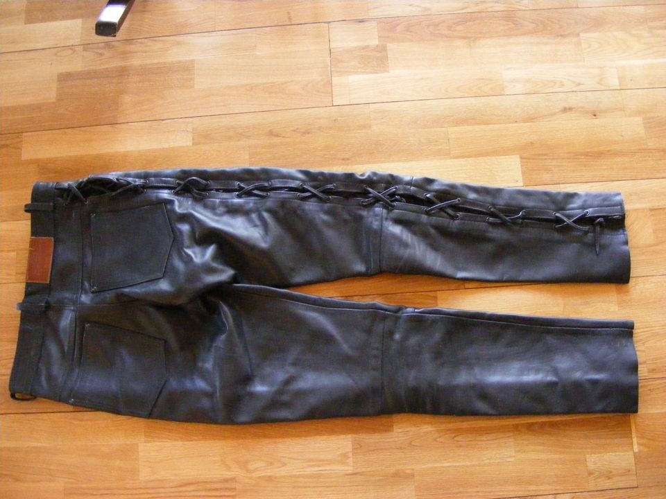 Motorradhose, Lederhose, Herren geschnürt, schwarz, Louis, Gr. M in Tholey