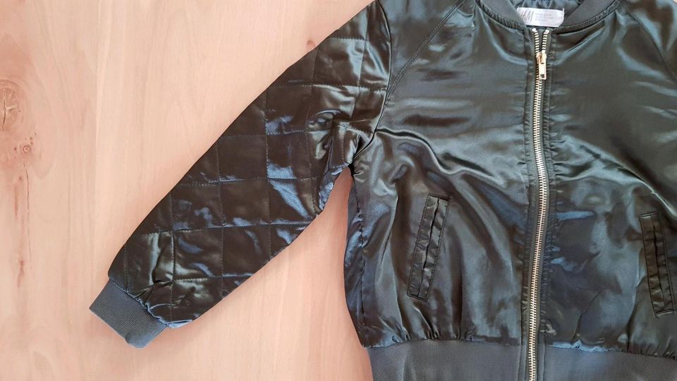 Pilotenjacke Gr.122 ✔wieNEU✔❤Wattiert❤ khaki, glänzend☆H&M☆ in Bad Kreuznach