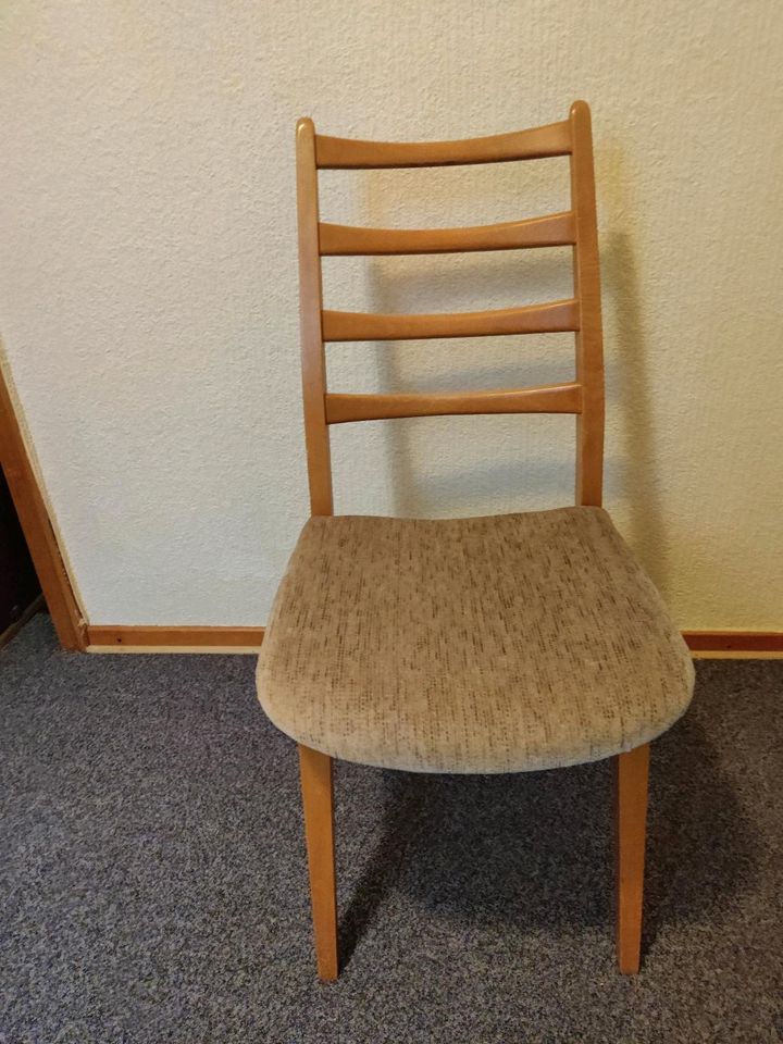 2 Stühle mit Stoffpolster-Sitz in Baunatal