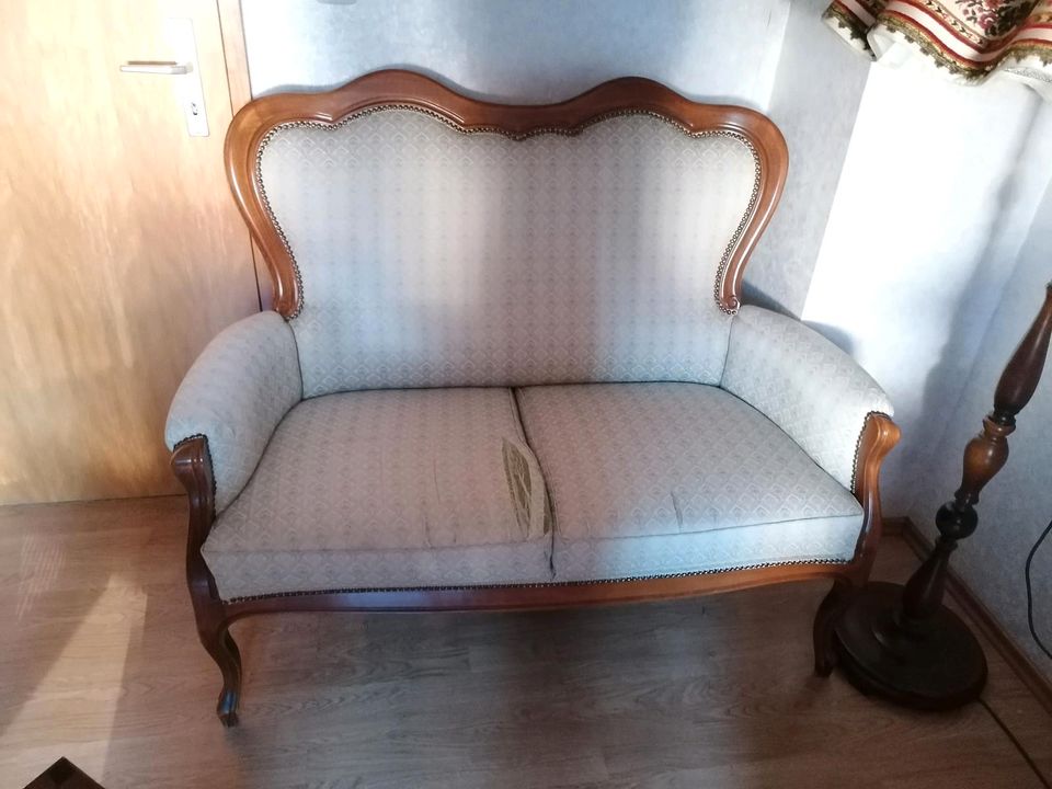 Biedermeier Sofa und Sessel in Mücke