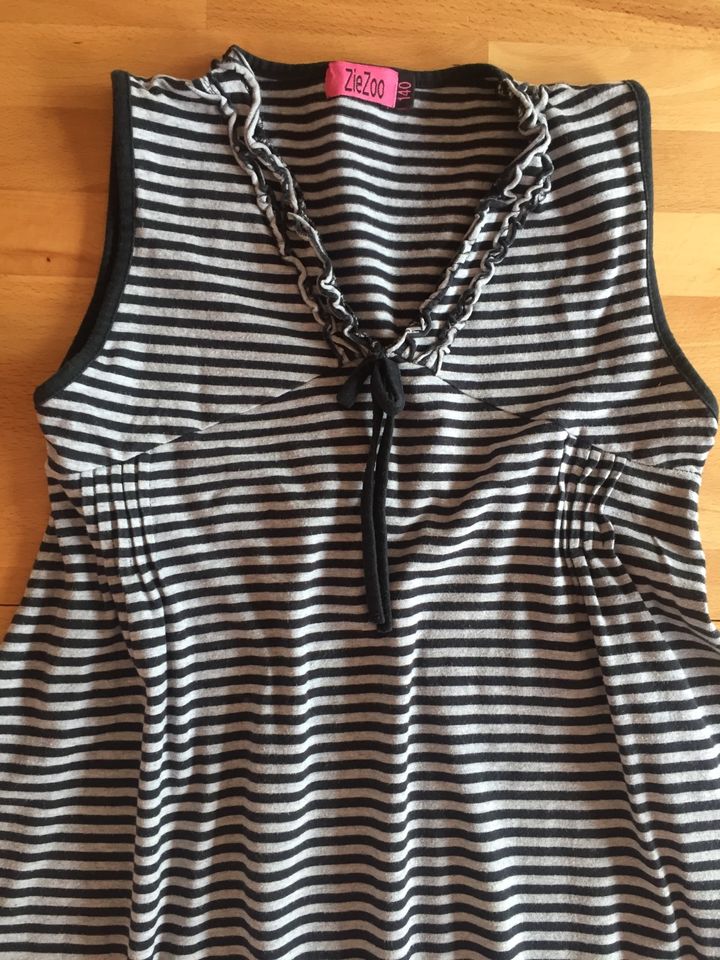 ZieZoo Kleid Gr 140 / schwarz-grau Ringel in Garbsen