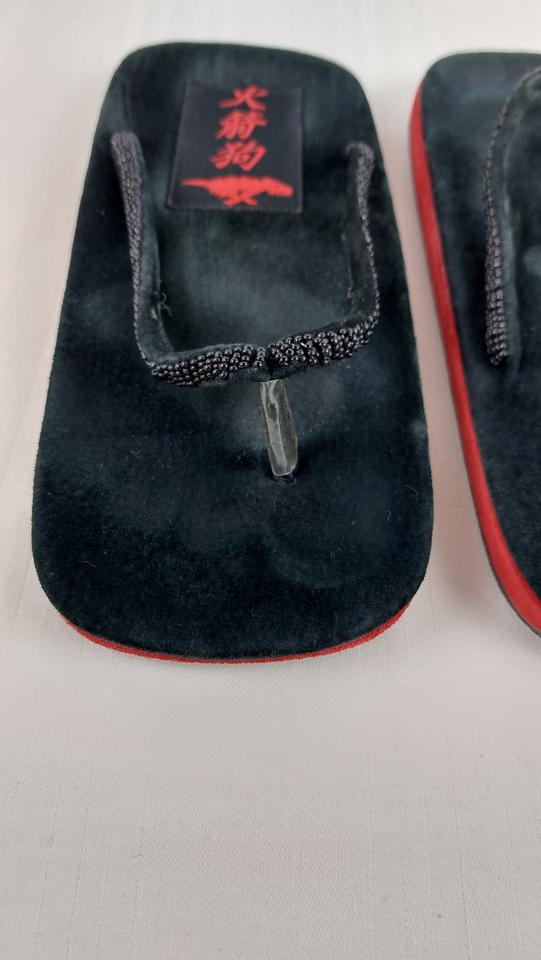 Zehentrenner Flip-Flops Gr. 39 schwarz rot perlenbestickt flach in Leverkusen