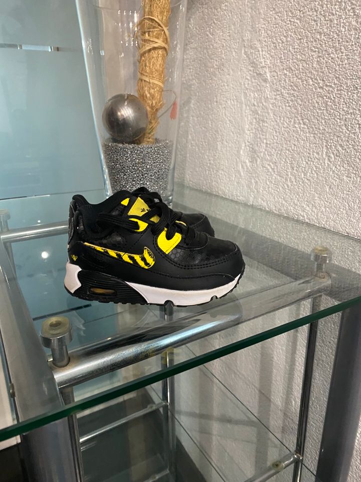 Nike Schuhe Größe 23,5 in Erwitte