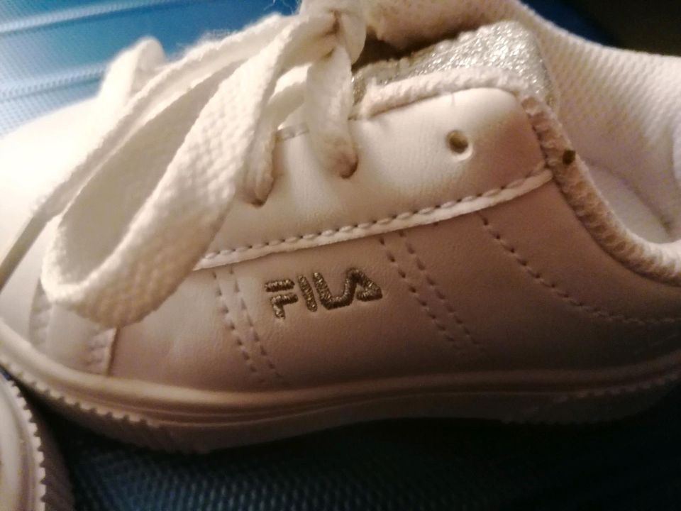 FILA Schuhe weiß, Turnschuhe für Kleinkinder gr. 23, NEU in Niederkassel