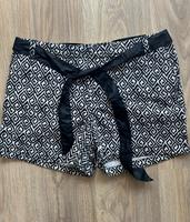 Kurze Hose schwarz-weiß Street One Gr. 40-42 Bayern - Kulmbach Vorschau
