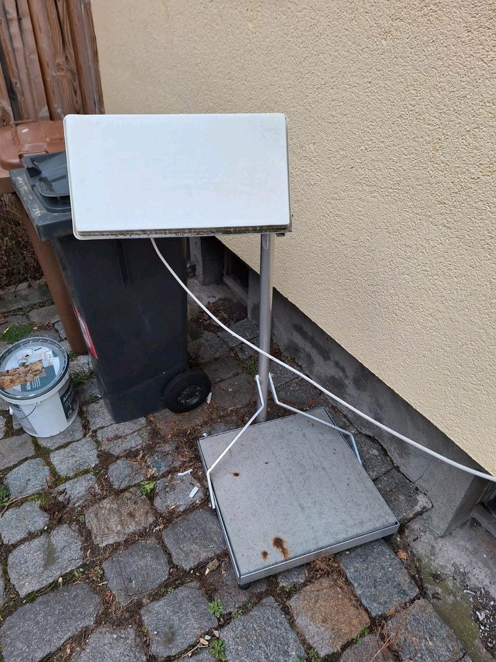 Selfsat H30d mit Ständer und Kabel in Waltershausen