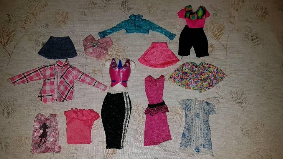 Barbie Kleider Kleidung gebraucht in Pocking