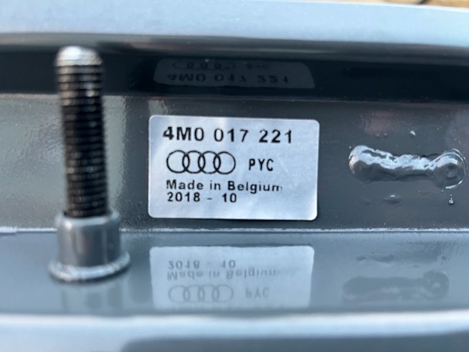 org. Audi Q7 Trenngitter quer 4M0017221 Kofferraum Hundegitter in Jena