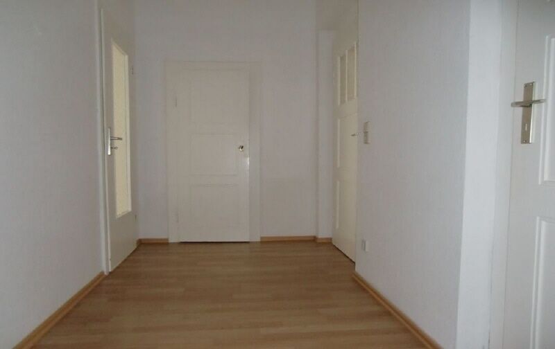 2 Zimmer mit Balkon und EBK - WG geeignet in Dresden