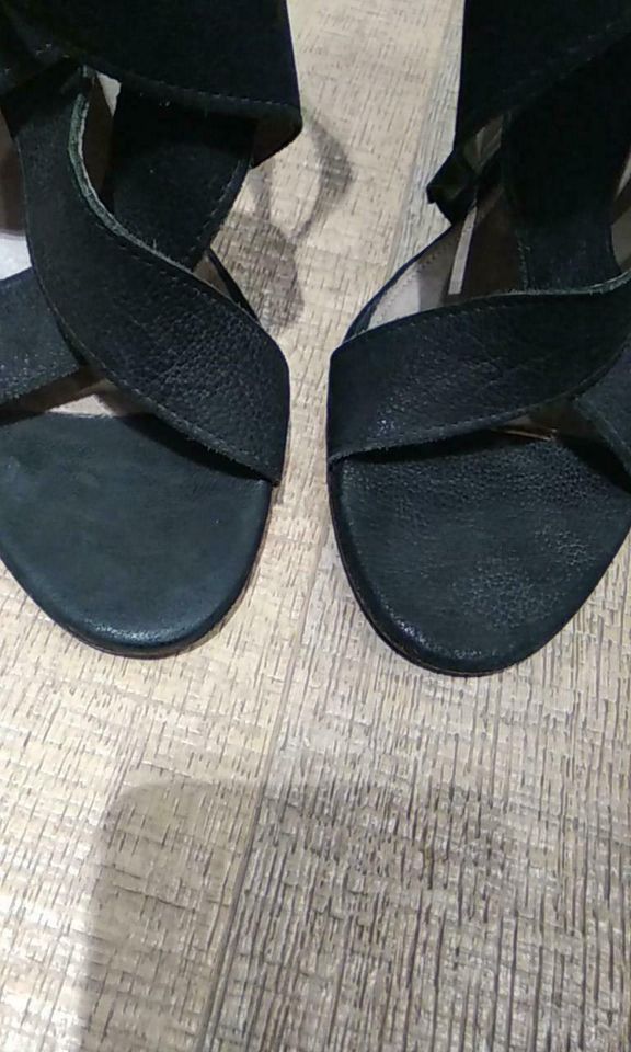 Neuw. Massimo Dutti Sandalen Sandaletten leder schwarz 38 in Köln