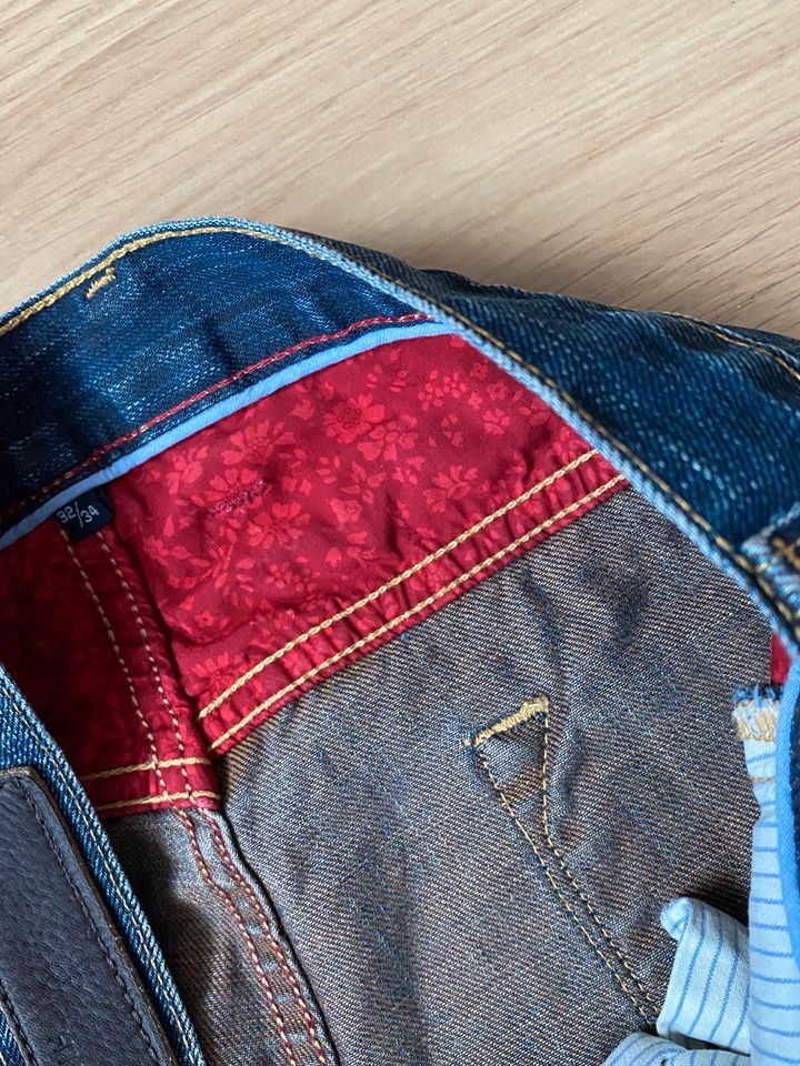 Tommy Hilfiger Herrenjeans 32/34 in Waltershausen