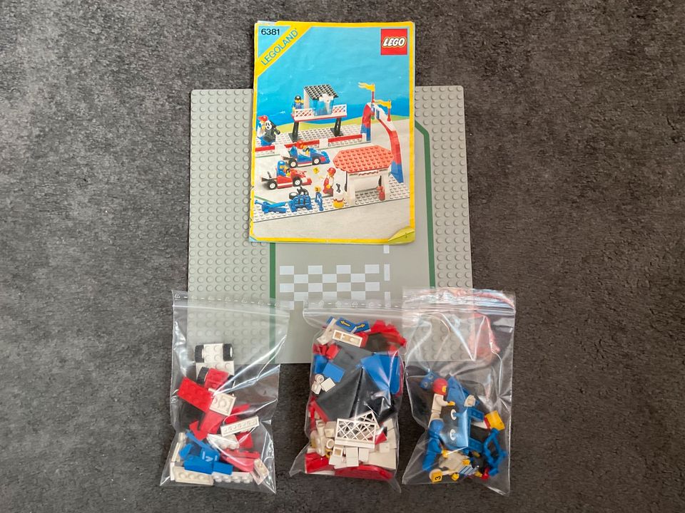 Lego Set 6381 Rennbahn 1987 Retro mit Anleitung -komplett in Ronshausen