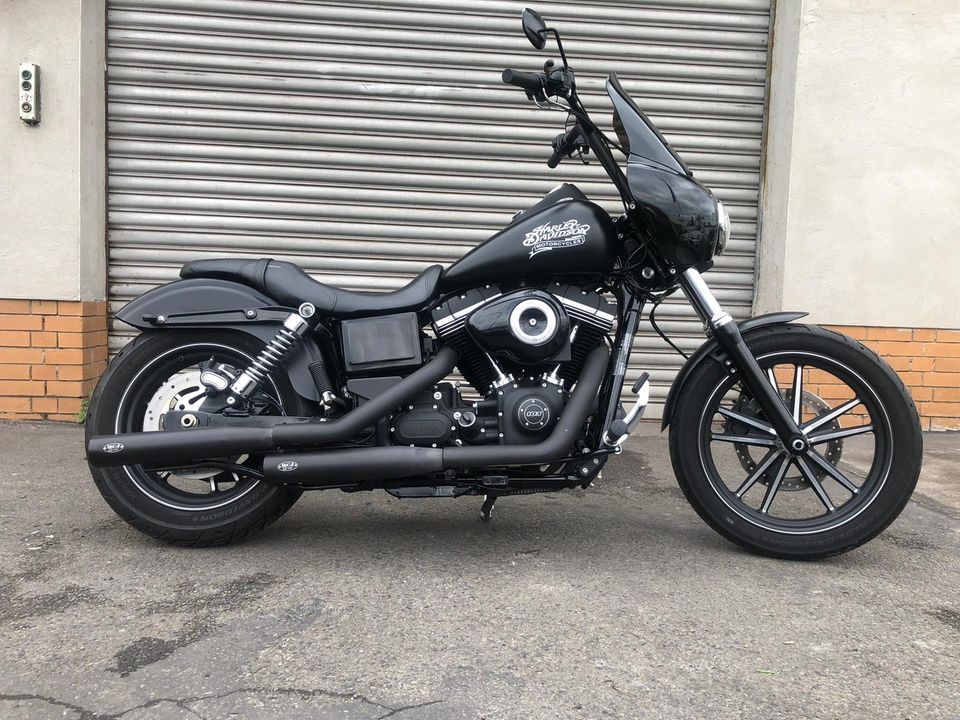 Harley Davidson Dyna Street Bob Special 103  Baujahr 2016 in Berlin