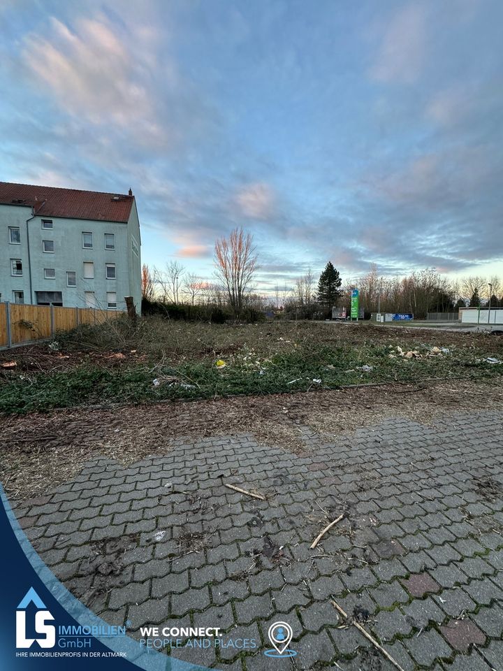 Vielseitiges Grundstück in zentraler Lage: Ideal für Imbiss, Autoverkauf oder ähnliche Gewerbe in Stendal