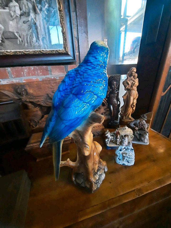 Alt porzellan Figur Papagei Statue in Groß-Gerau