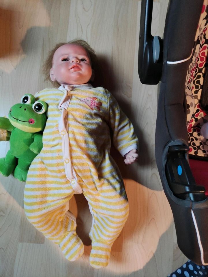 Reborn Baby Puppe bespielt schwer plus Maxi Cosi in Röthenbach