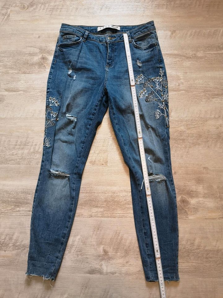 Denim Co. Jeans helles blau mit Blumen und Nieten Gr.40 in Ebermannstadt