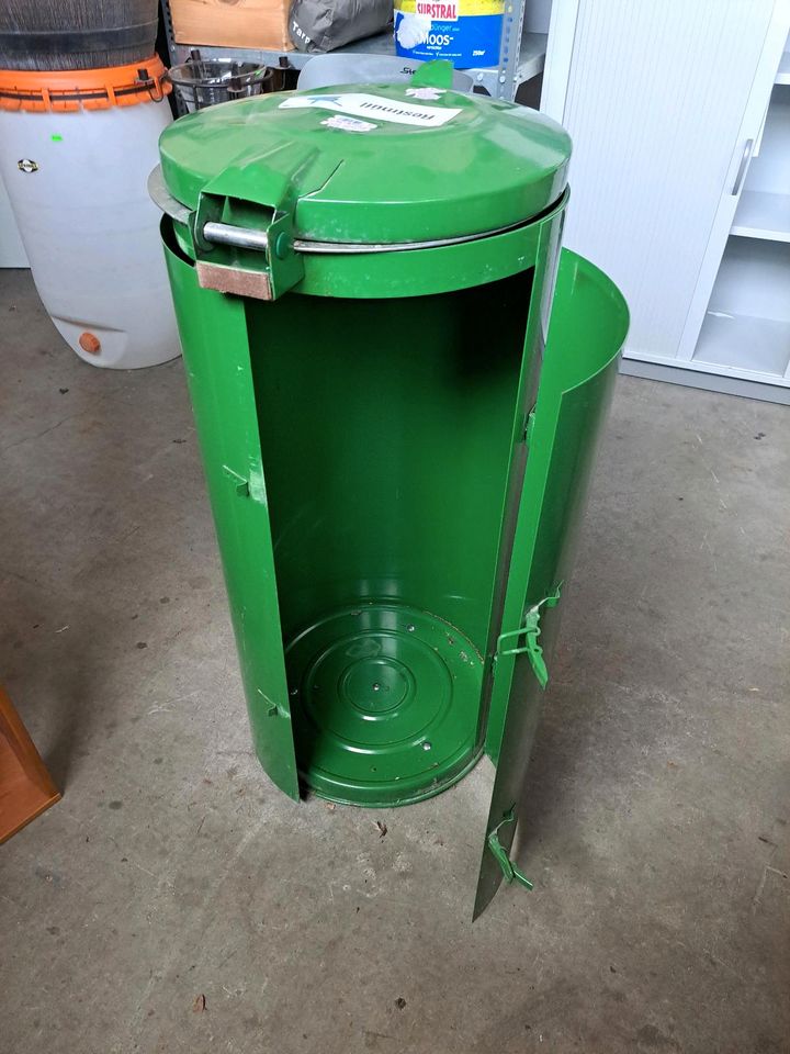 Große Mülltonne 100 Liter grün in Waldkraiburg
