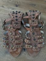 Leder Sandalen mit Nieten von ZARA in Gr. 39 Nordrhein-Westfalen - Wesseling Vorschau