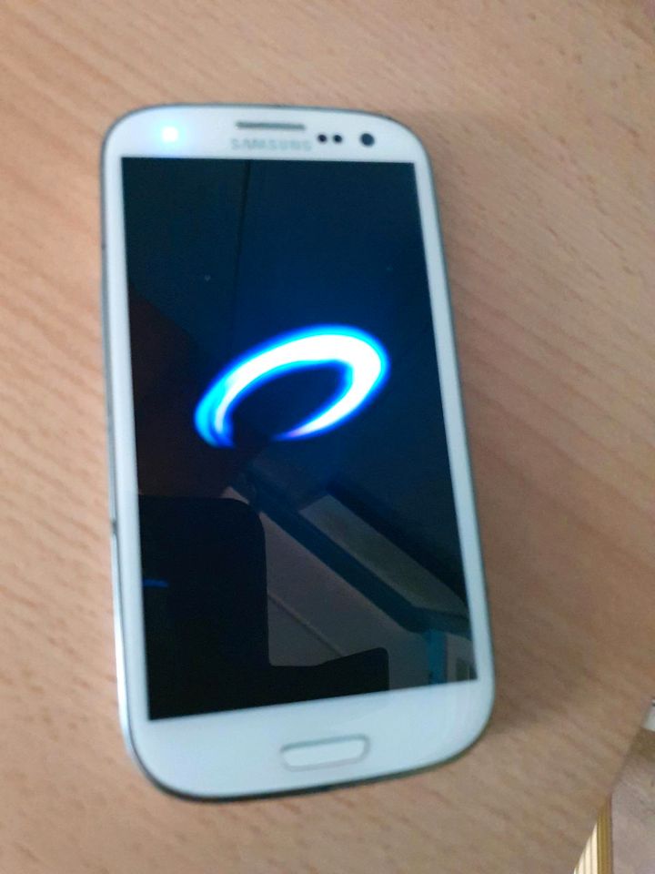 Samsung Galaxy S3 weiß  Gut erhalten in Saterland