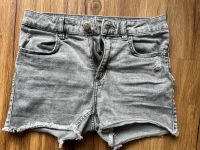 Kurze Mädchen Jeanshose Shorts  von H&M, Gr. 152, grau/schwarz Baden-Württemberg - Kirchberg an der Murr Vorschau