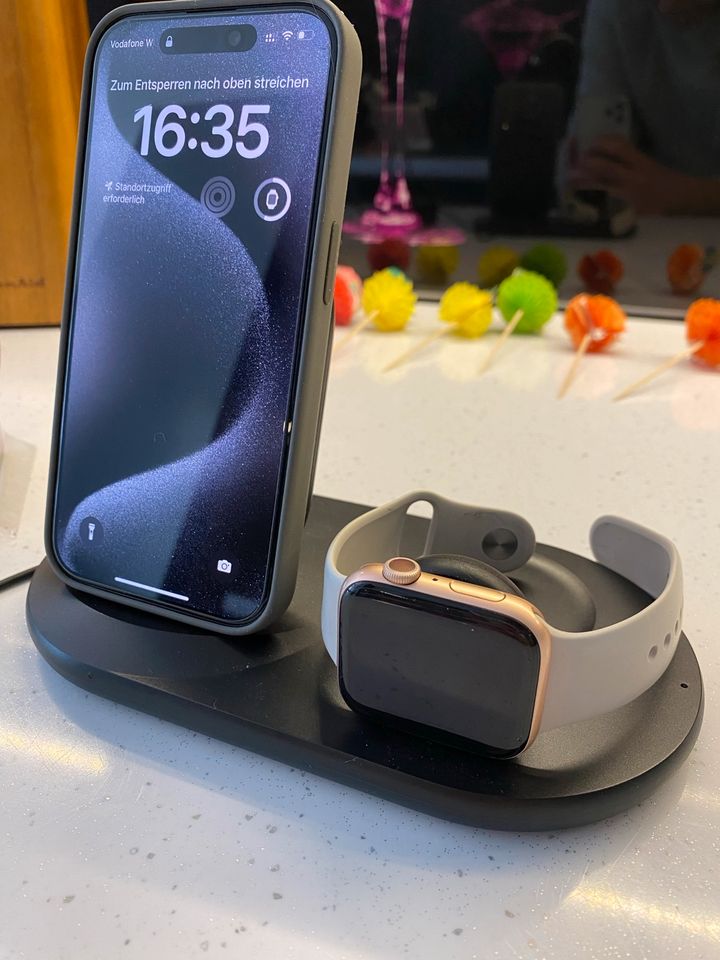 Belkin Neu kombinierte Ladestation Apple Watch IPhone Air Pods in Westerkappeln