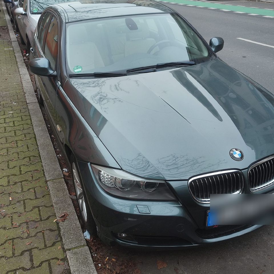 BMW Automatik, E90/91 / 325 I X DRIVE mit Vollausstattung in Berlin